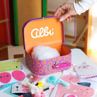 Albi Plný kufřík Šití dětská kreativní sada v kufříku