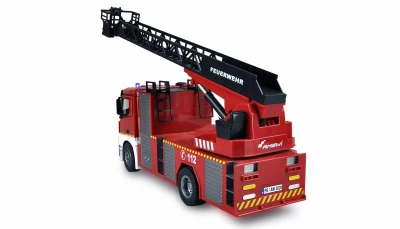 Amewi RC hasičský vůz Mercedes-Benz Arocs 1:18 s žebříkem a stříkačkou + sleva 300,- na příslušenství