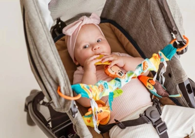 Balibazoo baby řetěz na kočárek závěs zvířátka pro miminko