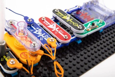 Boffin III. BRICKS Elektronická stavebnice 20 projektů 200 součástek na baterie