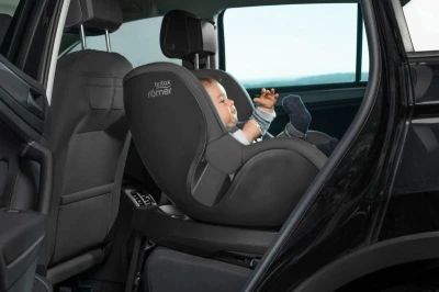 Britax Autosedačka Dualfix Plus Space Black