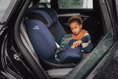 Britax Autosedačka Versafix Space Black