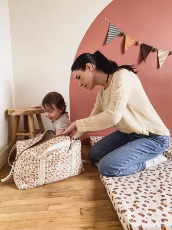 Candide Víkendová taška pro maminky Leopard