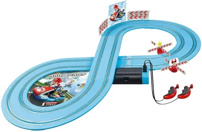 Carrera Autodráha First Super Mario Nintendo 2,4m 93x45cm na baterie