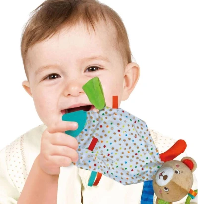 Clementoni Baby dečka medvídek mazlící s úchytem a kousátky pro miminko PLYŠ
