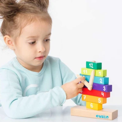 Cubika DŘEVO Baby Hodiny magnetické navlékací stavebnice set 10 dílků