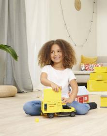 Dickie Zásilková doprava auto DHL s figurkou a doplňky na baterie Světlo Zvuk