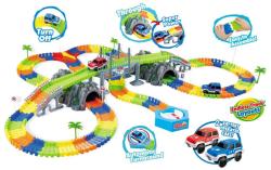 Dráha flexi variabilní se dvěma tunely a točnou se 2 autíčky na baterie