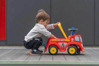 Falk Baby odstrkovadlo auto hasiči odrážedlo s klaksonem otevírací sedátko