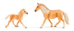 FAUNICA Stáj se dvěma koňmi Herní set