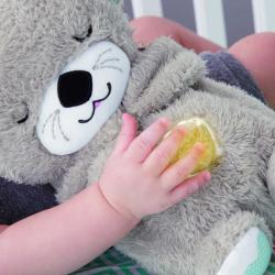 Fisher Price PLYŠ Baby usínáček podřimující vydra na baterie Světlo Zvuk pro miminko