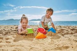 Hape Bábovka Májská pyramida modrá baby formička na písek plast