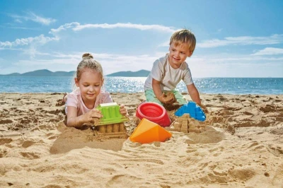 Hape Bábovka Pantheon chrám zelená baby formička na písek plast