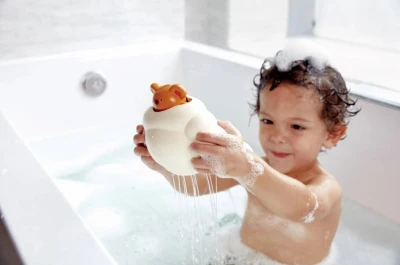 Hape Medvídek baby sprchovací do vany hra na schovávanou do vody