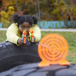 Hasbro NERF Elite 2.0 Face Off Target Set 2 blastery s terčem + 12 šipek