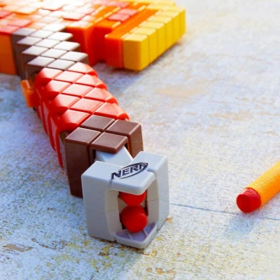 Hasbro NERF Minecraft Firebrand set blaster sekera + 6 šípok Elite
