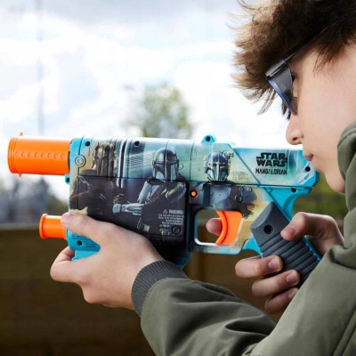 Hasbro NERF Star Wars The Mandalorian pistole set blaster + 12 šipek