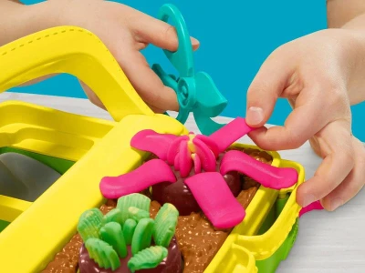 Hasbro PLAY-DOH Kvetoucí květiny kreativní set modelína s nástroji