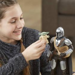 Hasbro STAR WARS Mandalorian a Grogu interaktivní na baterie Světlo Zvuk