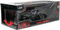 JADA Auto Batmobile 1:24 kovový model set s figurkou Batmana