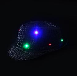 KARNEVAL Klobouk disco černý s flitry na baterie barevné LED Světlo