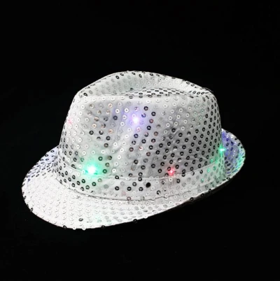 KARNEVAL Klobouk disco stříbrný s flitry na baterie barevné LED Světlo