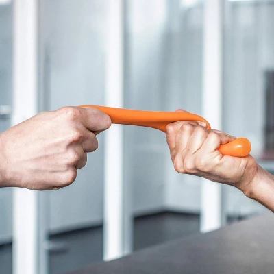 Klobása antistresová strečová mačkací 18cm dětská žertovinka