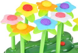 Kytka stříkací zahradní fontána stříká vodu na baterie Světlo