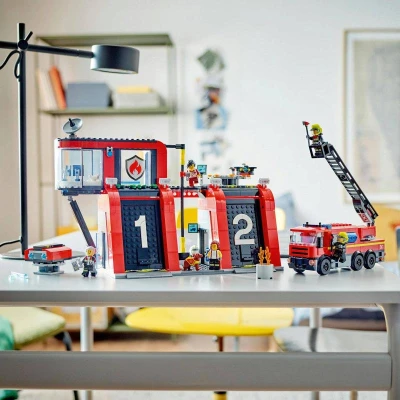 Lego CITY Hasičská stanice s hasičským vozem 60414 (stavebnice)