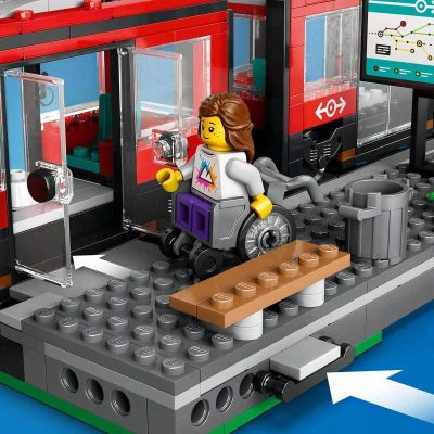 Lego CITY Tramvaj a zastávka v centru města 60423 (stavebnice)