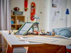 Lego CITY Tvoje pravidla: Závodní dráha s rampami 60460 (stavebnice)