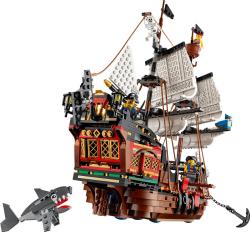 Lego CREATOR Pirátská loď 3v1 31109 (stavebnice)