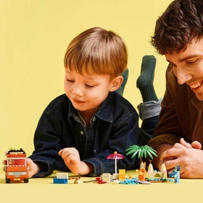 Lego DISNEY Bluey a rodinný výlet autem na pláž 11202 (stavebnice)