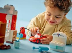 Lego DUPLO Cars: McQueen v garáži 10456 (stavebnice)