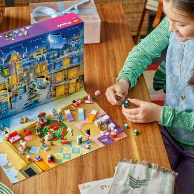 Lego FRIENDS Adventní kalendář rozkládací s herní plochou