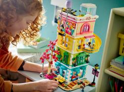 Lego FRIENDS Komunitní centrum v městečku Heartlake 41748 (stavebnice)