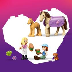 Lego FRIENDS Přívěs s koněm a hříbětem 42695 (stavebnice)