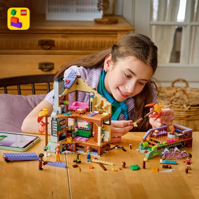 Lego FRIENDS Útulná chata v podzimním lese 42705 (stavebnice)