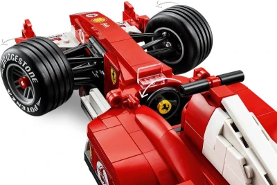 Lego ICONS Auto Ferrari F2004 a Michael Schumacher 11375 (stavebnica)