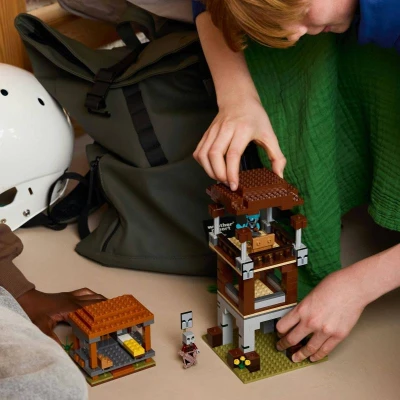 Lego MINECRAFT Základna plenitelů a Ničitel 21278 (stavebnice)