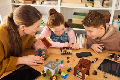 Lego MINECRAFT Základna plenitelů a Ničitel 21278 (stavebnice)