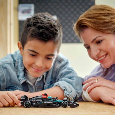 Lego SPEED CHAMPIONS Auto Mercedes-AMG F1 W15 (stavebnice) 77244