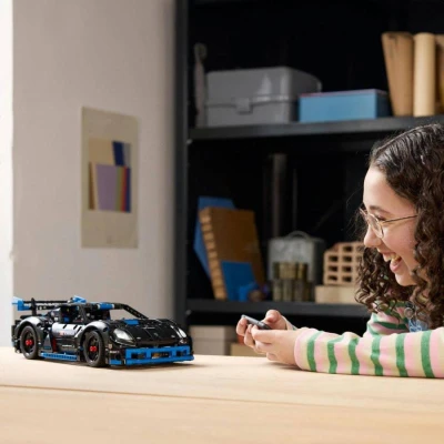 Lego TECHNIC Závodní auto Porsche GT4 e-Performance 42176
