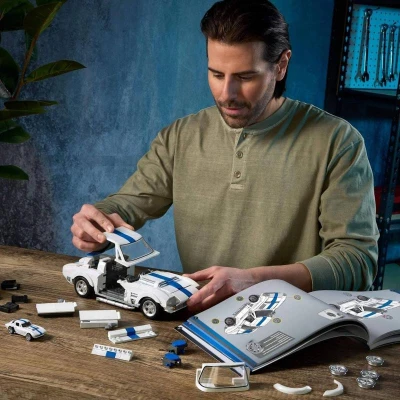 Mattel Mega Hot Wheels prémiová edice auto Corvette 918 dílků stavebnice