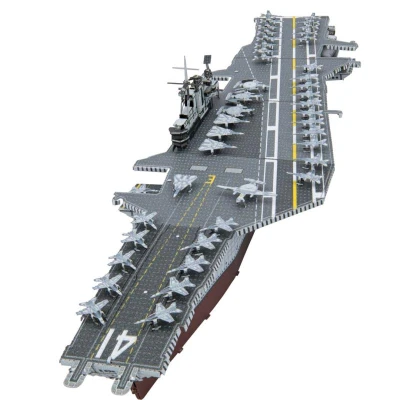 Metal Earth Luxusní ocelová stavebnice USS Midway