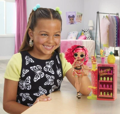 MGA L.O.L. Surprise! OMG Nehtové studio herní set s panenkou Pinky Pops