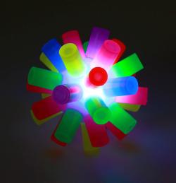 Míček skákací se soft ostny barevný s bodlinkami na baterie 4 barvy Světlo