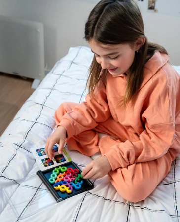 Mindok HRA Smart IQ Nudle hlavolam pro 1 hráče