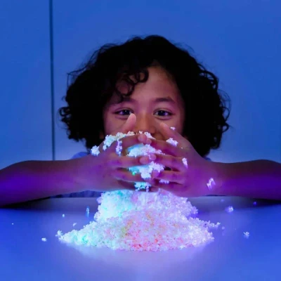Modelína PlayFoam Pluffle svítí ve tmě