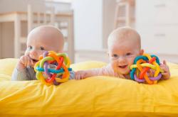 PLAYGRO Míček baby ohebný chrastící s kuličkami nový pro miminko